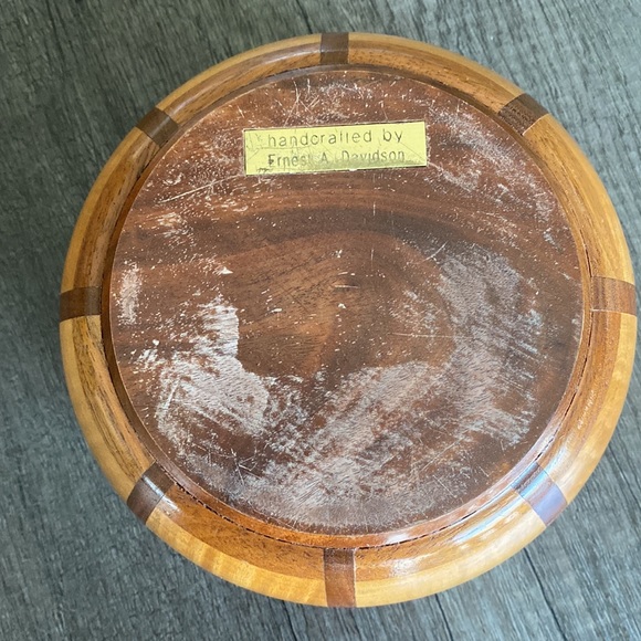 Small Vintage Handcrafted Wooden Dish - Two Toned - Picture 3 of 5